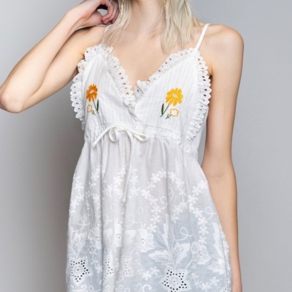 Happiness In Bloom Top 🌻🌻 - Picture 4 of 9